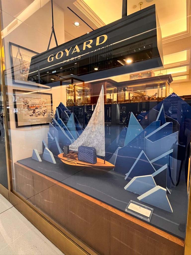 print and co vitrine Goyard de Paris 2408 01