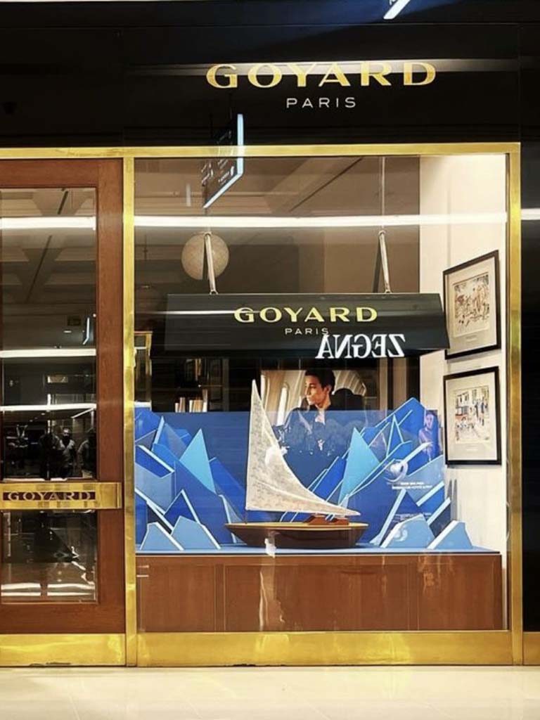 print and co vitrine Goyard de Paris 2408 05